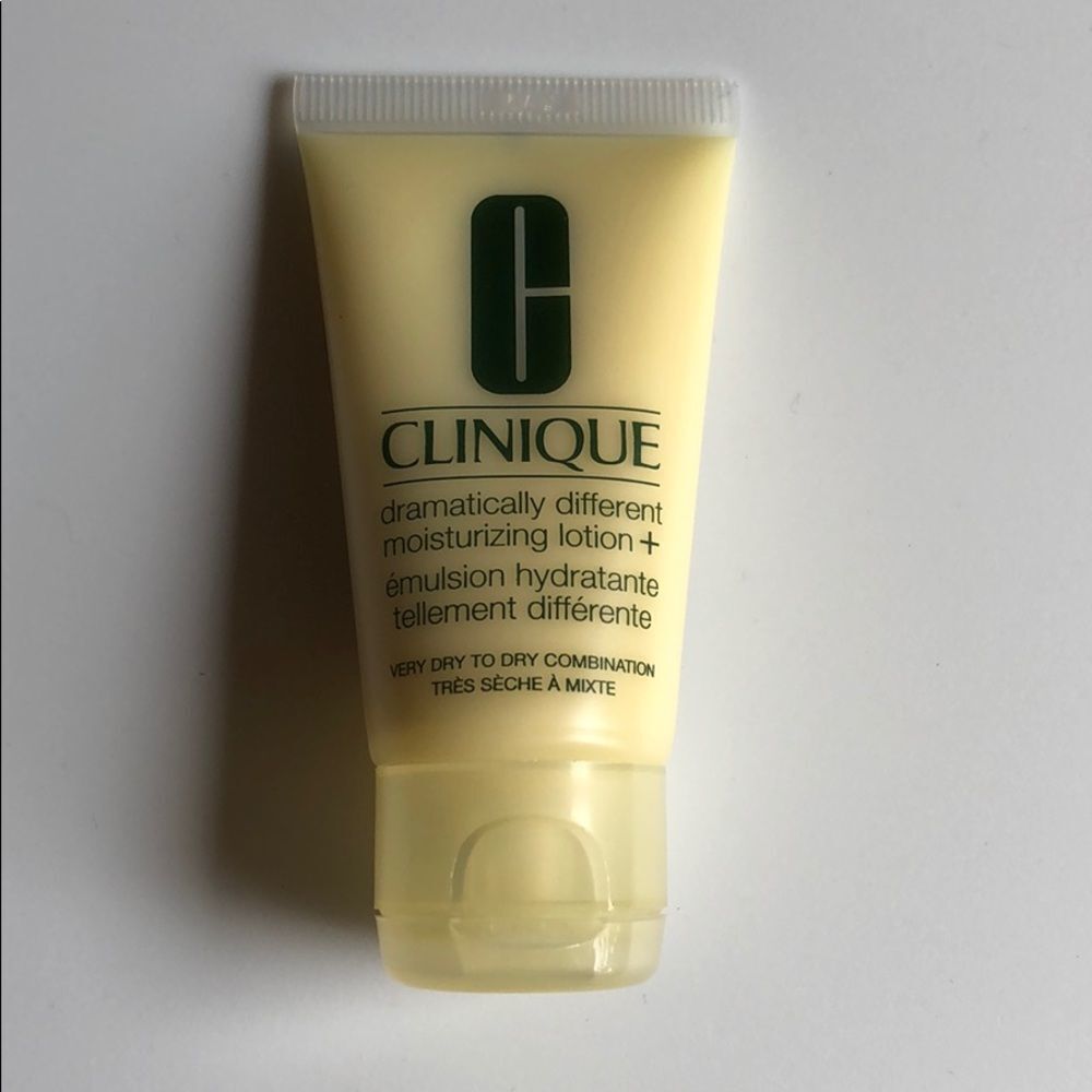5️⃣ for 2️⃣5️⃣ Clinique Dramatically Different moisturizer + Travel Size